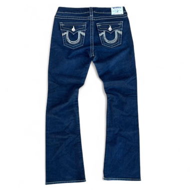 True Religion Jeans in denim Y2K a campana con design posteriore