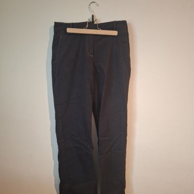 Pantaloni in tessuto blu scuro con cuciture marroni