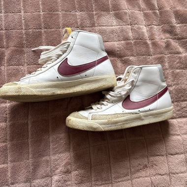 Weisse High-Top Sneaker