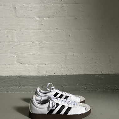 ADIDAS VL COURTBASE 40