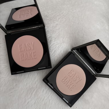Easy Bake Puder - Huda Beauty