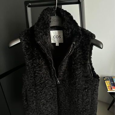 Gilet sans manches en fausse fourrure COS