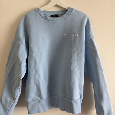 Teveo Light Blue Sweatshirt