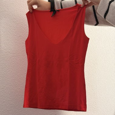 rotes Shirt