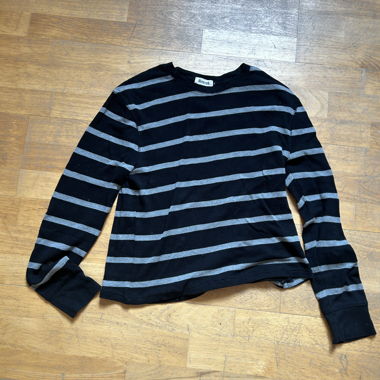 Schwarz-grau gestreiftes Longsleeve (M)