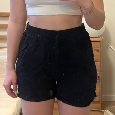 Schwarze Zebraish-Shorts