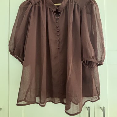 Blusa marrone in mussola