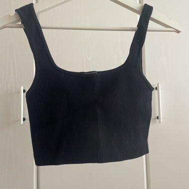 Top corto nero a coste ZARA
