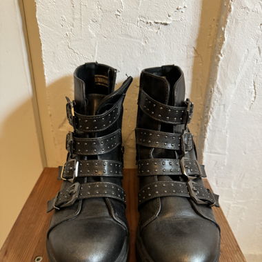 Stiefel Grau