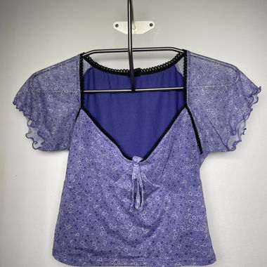 Top violet mignon d'Urban Outfitters