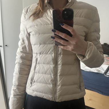 Beige gesteppte Jacke