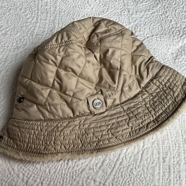 UGG Quilted Bucket Hat, Wintermütze