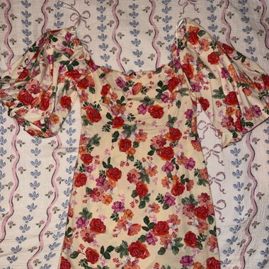 Date-Night Floral-Puff-Sleeve-Kleid