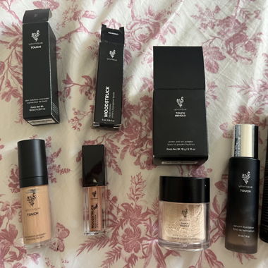 Younique Set  