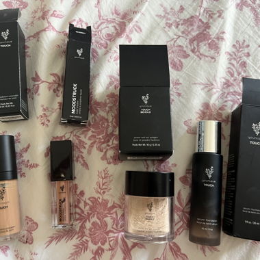 Younique Set  