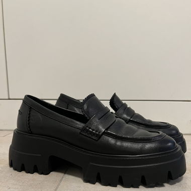 Vagabon chunky loafers