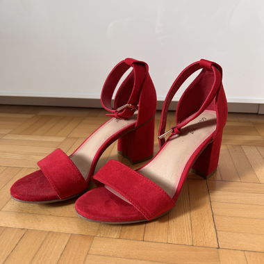 Sandales en suède rouges à talon