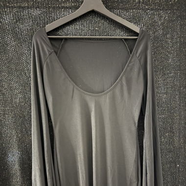 Schwarzes Kleid