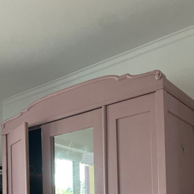 Lila/rosa Schrank 