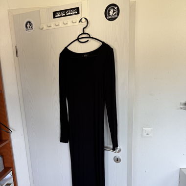 Robe noir moulante