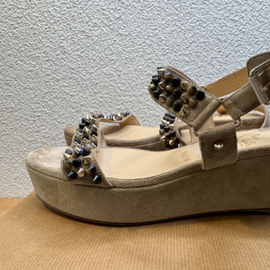Christian Louboutin Sandale Bikee 60 Grau Gr. 38