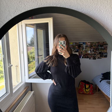 Long black sleeve dress