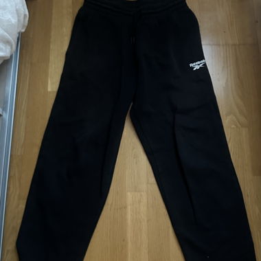Black sweatpants