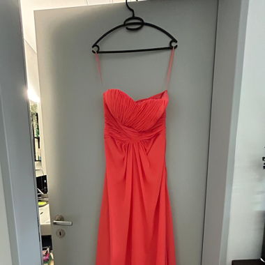 Bodenlanges Kleid