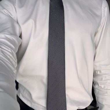 Cravate Zara Man gris bleuté à micro-motifs