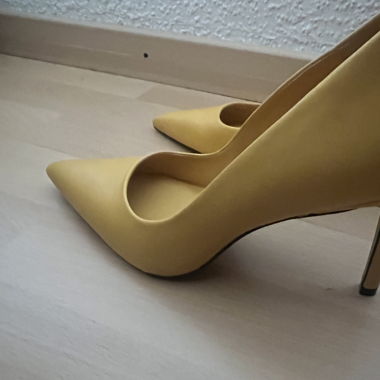 Escarpins jaune moutarde 