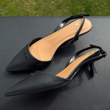 Beautiful black Kitten Heels