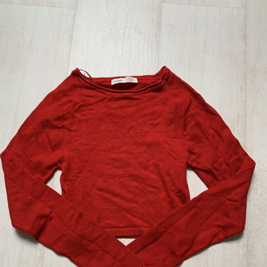 Pull crop top 