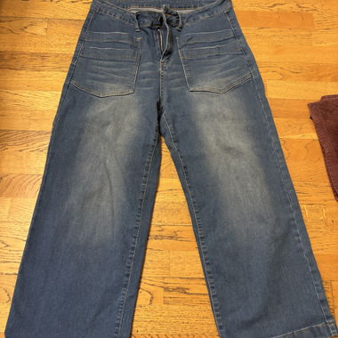 Wide-Leg Jeans