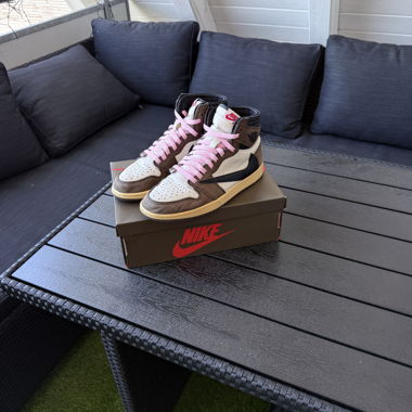 Nike Air Jordan 1 High Travis Scott
