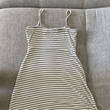 Vestito a righe blu e bianco