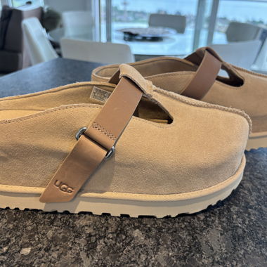 Sabots UGG en daim avec plateforme