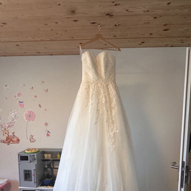 Hochzeitskleid