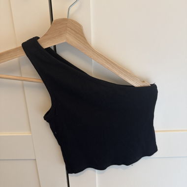 Top asimmetrico nero