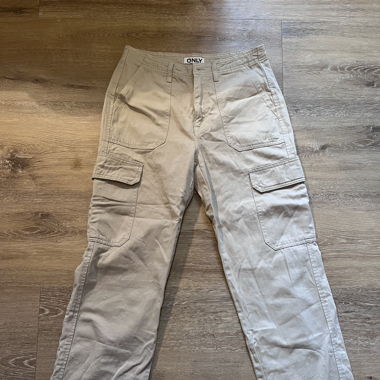 Only Cargohose beige Gr. S-32