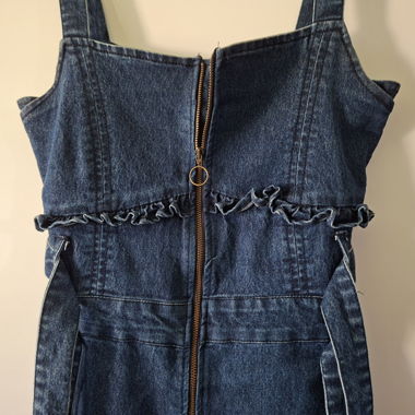 Abito in denim con bretelle