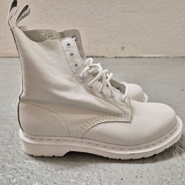 Dr. Martens Pascal Mono Boots