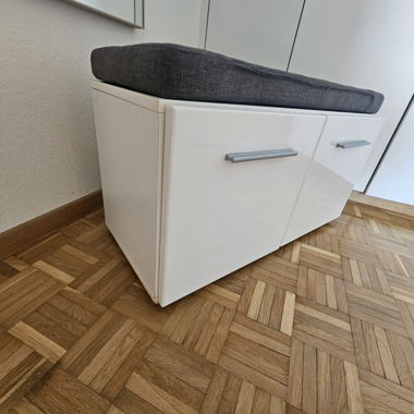 Meuble blanc avec assise 79 x 39