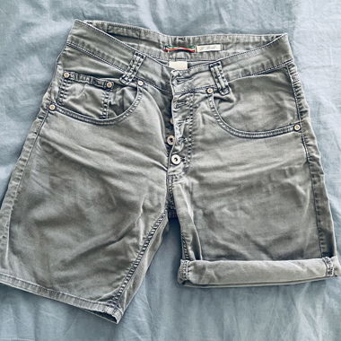 Shorts pour femmes gris