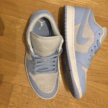 Nike Air Jordan 1 Low hellblau EUR 40.5