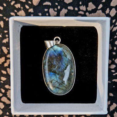 Pendentif simple en labradorite naturelle
