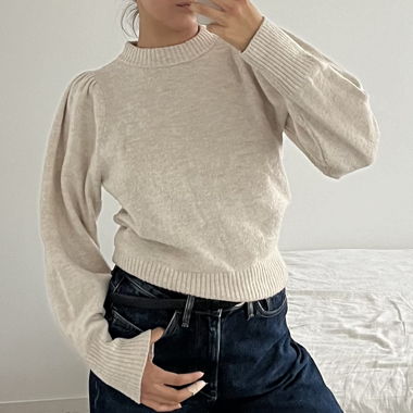 Beige Pullover with puffy sleves 
