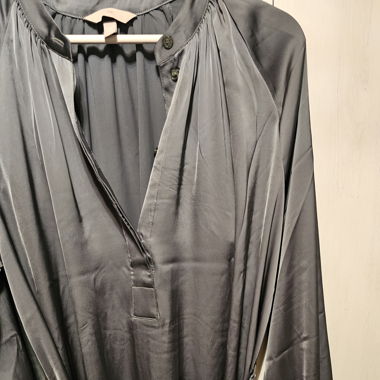 Wunderschöne moderne Kleid