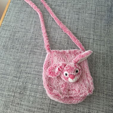 Borsa in peluche rosa con faccia da coniglio