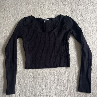 Cropped long-sleeve shirt