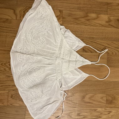 Top corto in pizzo bianco Zara